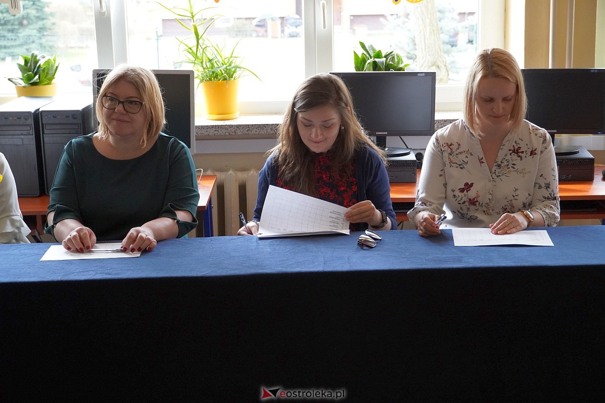Międzyszkolny Konkurs Recytatorski Promyk Poezji [23.03.2023] - zdjęcie #19 - eOstroleka.pl