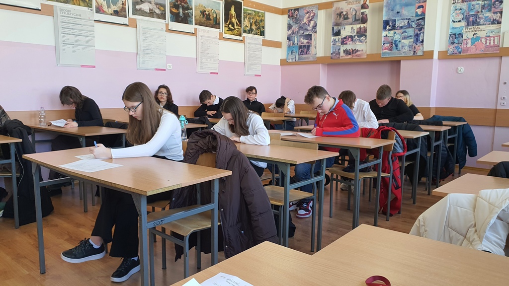 “Symbioza” w ZSZ nr 1. Kto zwyciężył zmagania matematyczno-przyrodnicze? [23.03.2023] - zdjęcie #6 - eOstroleka.pl