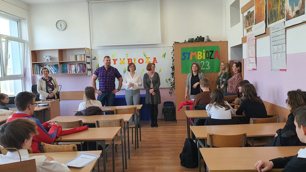 “Symbioza” w ZSZ nr 1. Kto zwyciężył zmagania matematyczno-przyrodnicze? [23.03.2023] - zdjęcie #2 - eOstroleka.pl