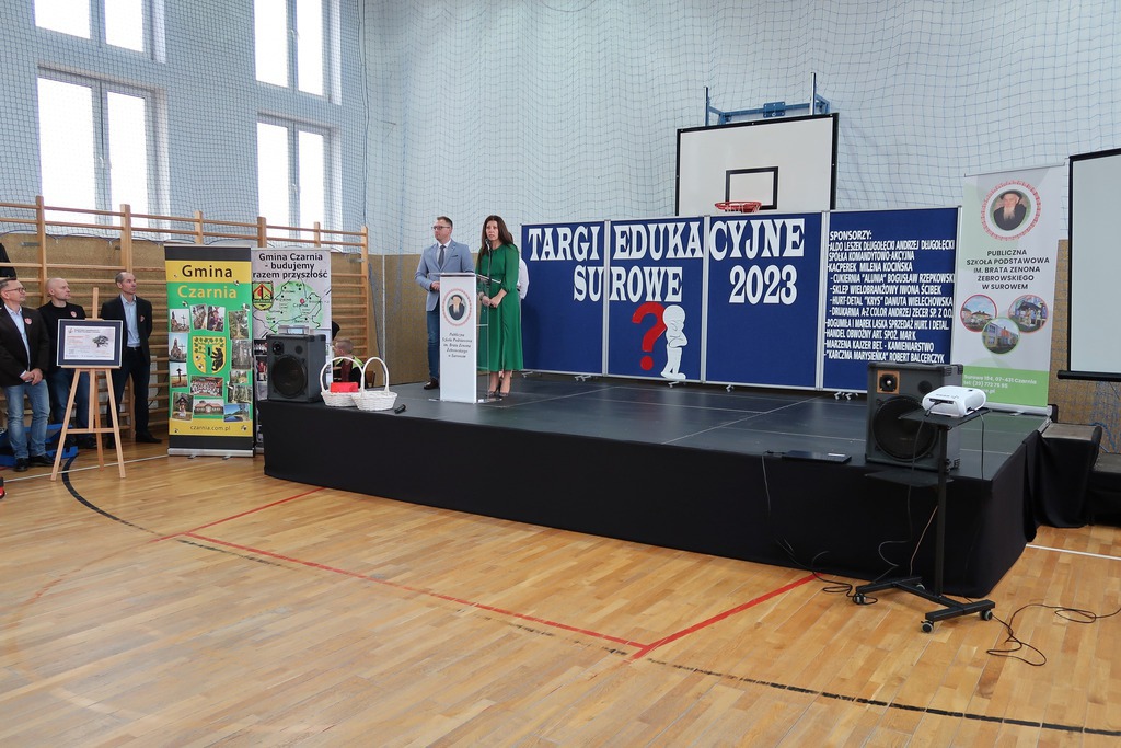 Szkoły z powiatu promowały się na targach edukacyjnych w Surowem - zdjęcie #6 - eOstroleka.pl
