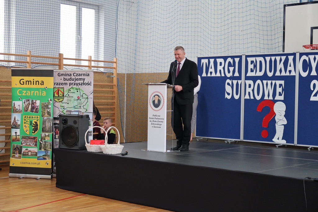 Szkoły z powiatu promowały się na targach edukacyjnych w Surowem - zdjęcie #13 - eOstroleka.pl