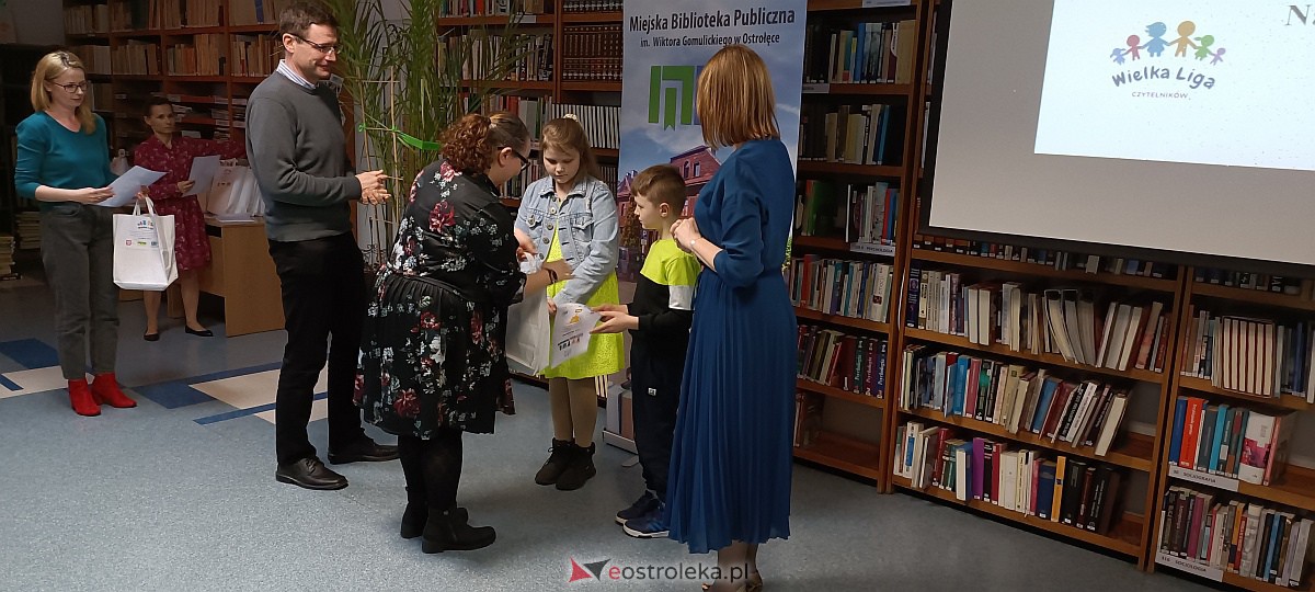 Powiatowa Liga Czytelników Podsumowana. Liderom nagrody wręczał m.in. Paweł Beręsewicz [23.03.3023] - zdjęcie #59 - eOstroleka.pl