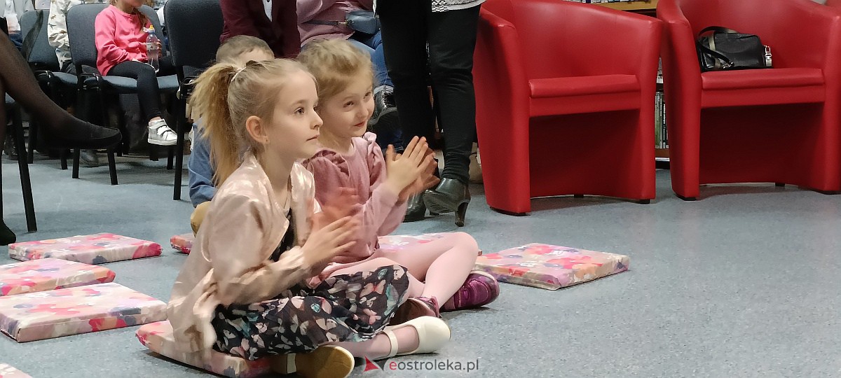 Powiatowa Liga Czytelników Podsumowana. Liderom nagrody wręczał m.in. Paweł Beręsewicz [23.03.3023] - zdjęcie #52 - eOstroleka.pl