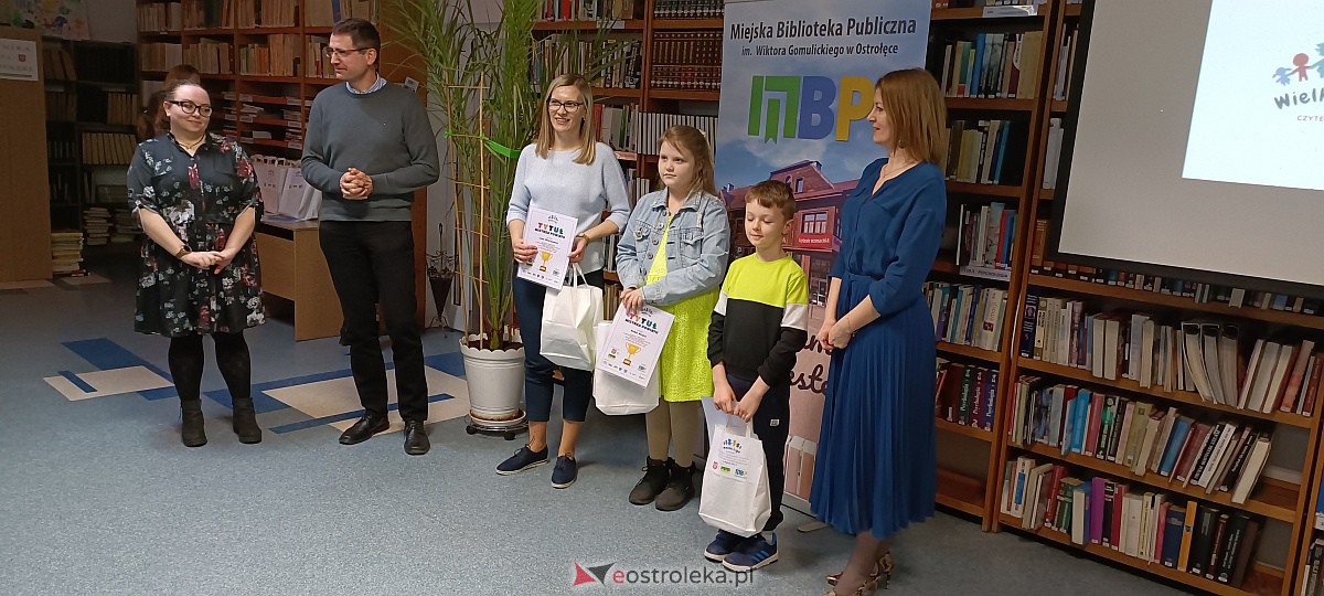 Powiatowa Liga Czytelników Podsumowana. Liderom nagrody wręczał m.in. Paweł Beręsewicz [23.03.3023] - zdjęcie #51 - eOstroleka.pl