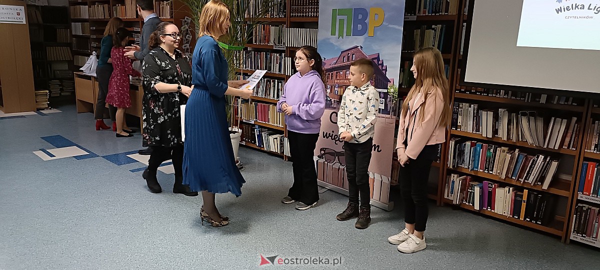 Powiatowa Liga Czytelników Podsumowana. Liderom nagrody wręczał m.in. Paweł Beręsewicz [23.03.3023] - zdjęcie #50 - eOstroleka.pl