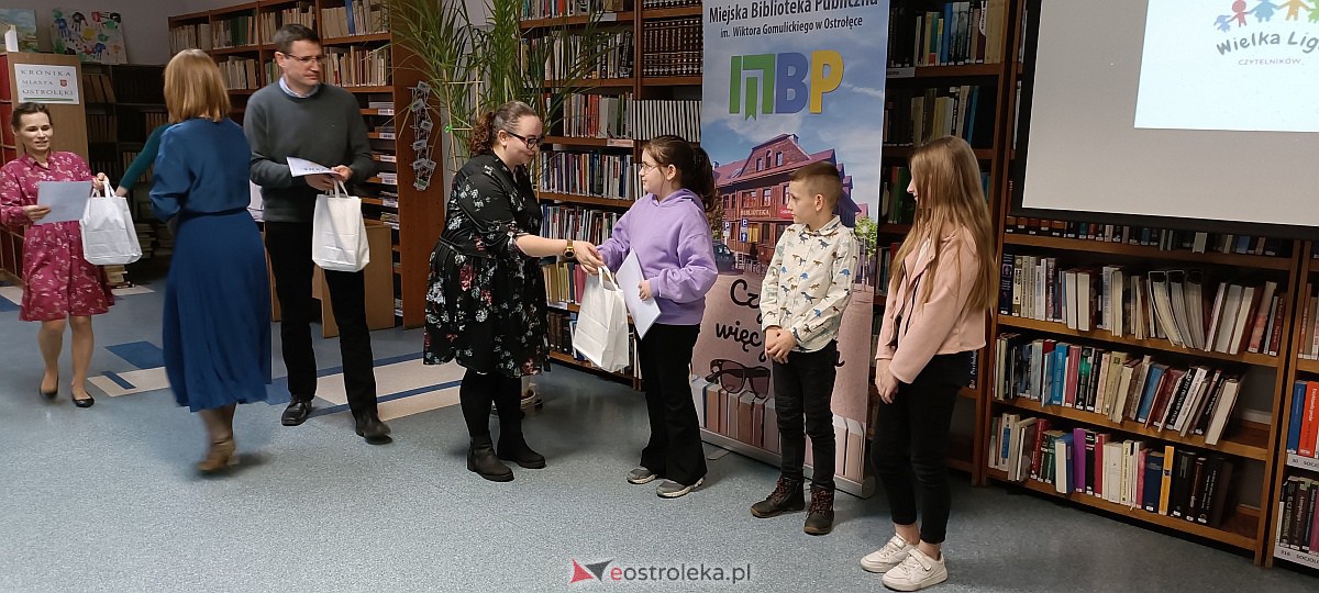 Powiatowa Liga Czytelników Podsumowana. Liderom nagrody wręczał m.in. Paweł Beręsewicz [23.03.3023] - zdjęcie #49 - eOstroleka.pl