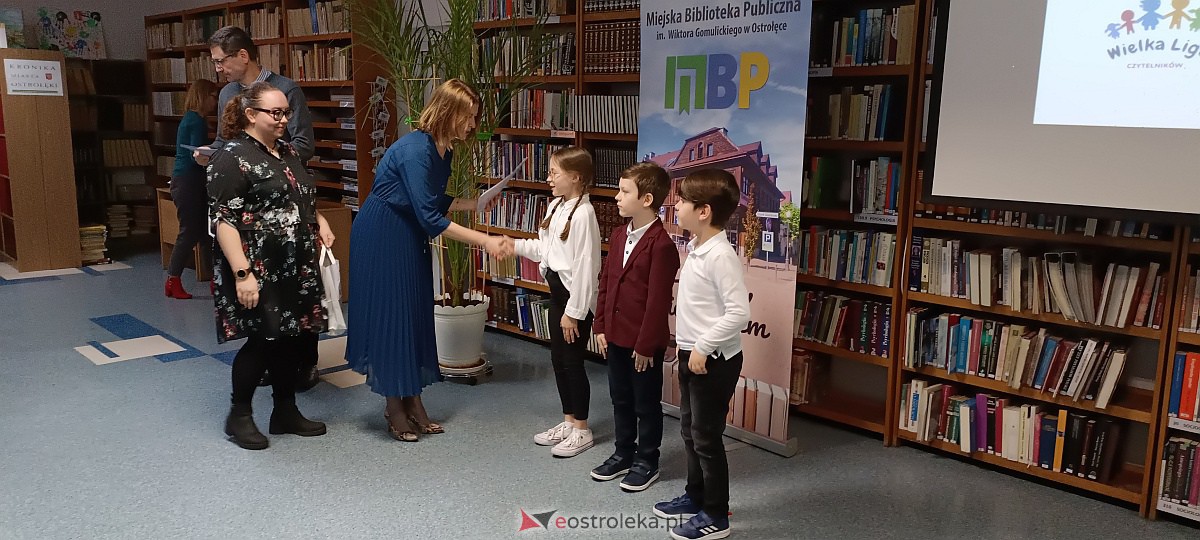 Powiatowa Liga Czytelników Podsumowana. Liderom nagrody wręczał m.in. Paweł Beręsewicz [23.03.3023] - zdjęcie #41 - eOstroleka.pl