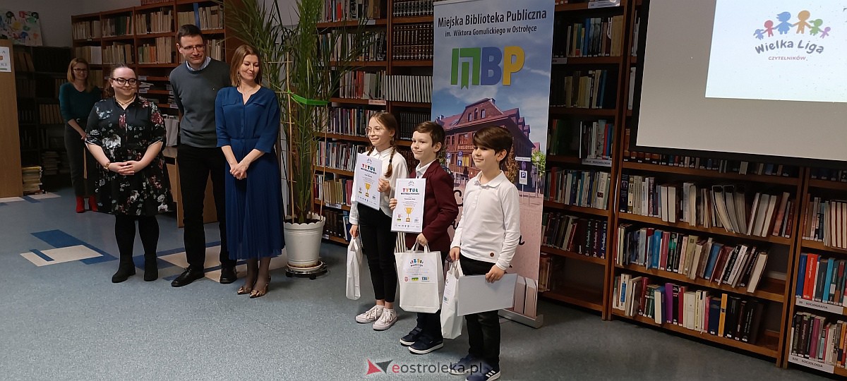 Powiatowa Liga Czytelników Podsumowana. Liderom nagrody wręczał m.in. Paweł Beręsewicz [23.03.3023] - zdjęcie #34 - eOstroleka.pl
