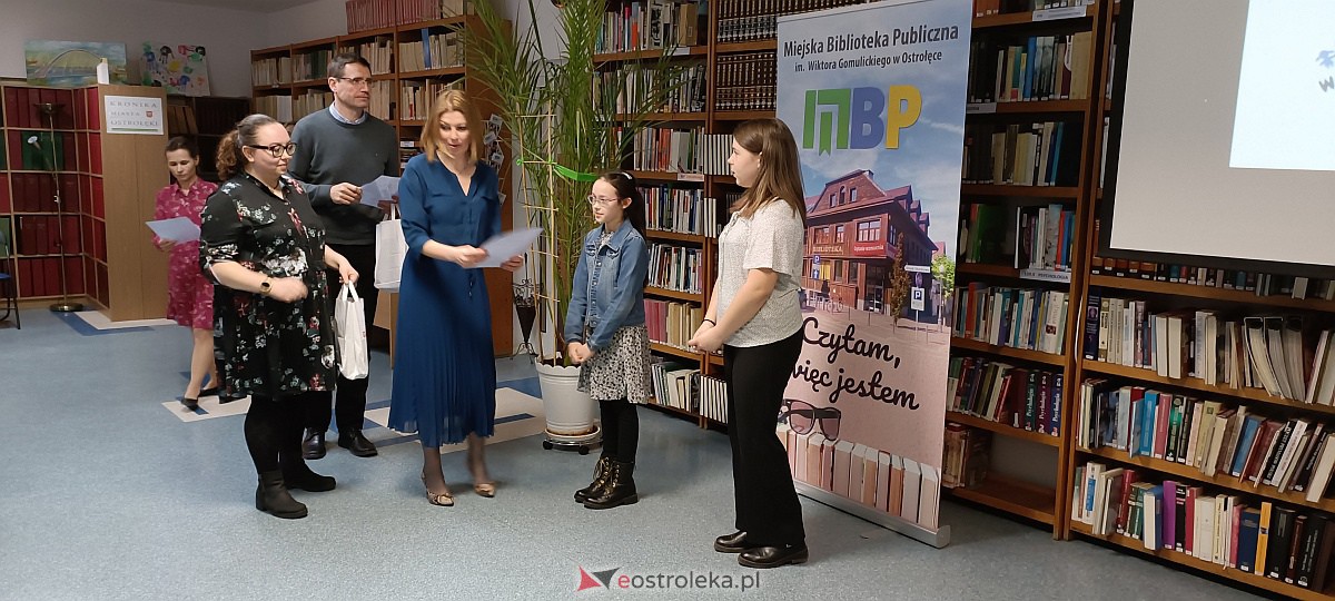 Powiatowa Liga Czytelników Podsumowana. Liderom nagrody wręczał m.in. Paweł Beręsewicz [23.03.3023] - zdjęcie #30 - eOstroleka.pl