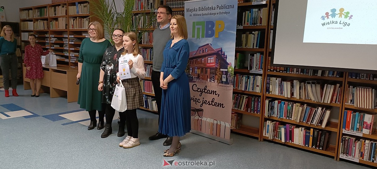 Powiatowa Liga Czytelników Podsumowana. Liderom nagrody wręczał m.in. Paweł Beręsewicz [23.03.3023] - zdjęcie #25 - eOstroleka.pl