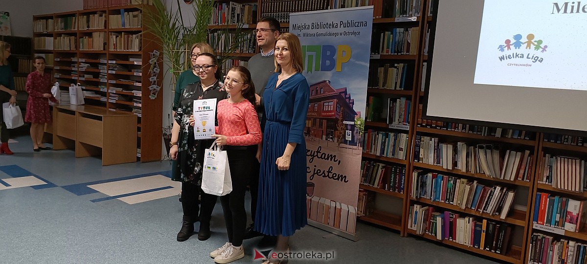 Powiatowa Liga Czytelników Podsumowana. Liderom nagrody wręczał m.in. Paweł Beręsewicz [23.03.3023] - zdjęcie #23 - eOstroleka.pl