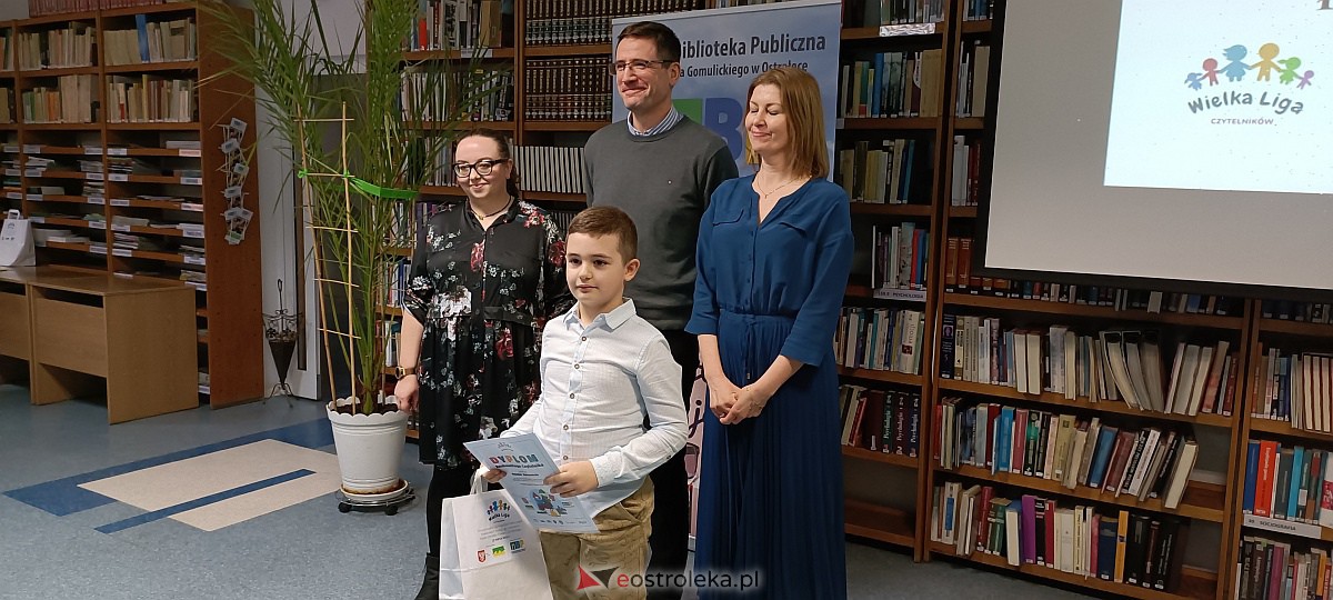 Powiatowa Liga Czytelników Podsumowana. Liderom nagrody wręczał m.in. Paweł Beręsewicz [23.03.3023] - zdjęcie #15 - eOstroleka.pl