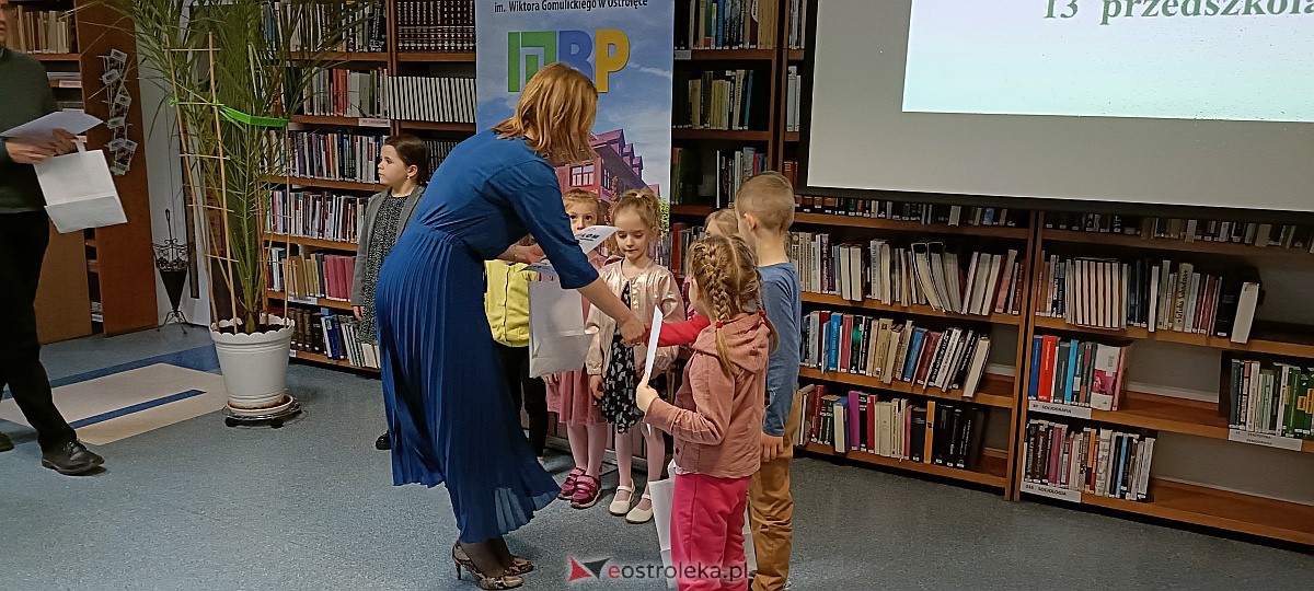 Powiatowa Liga Czytelników Podsumowana. Liderom nagrody wręczał m.in. Paweł Beręsewicz [23.03.3023] - zdjęcie #13 - eOstroleka.pl