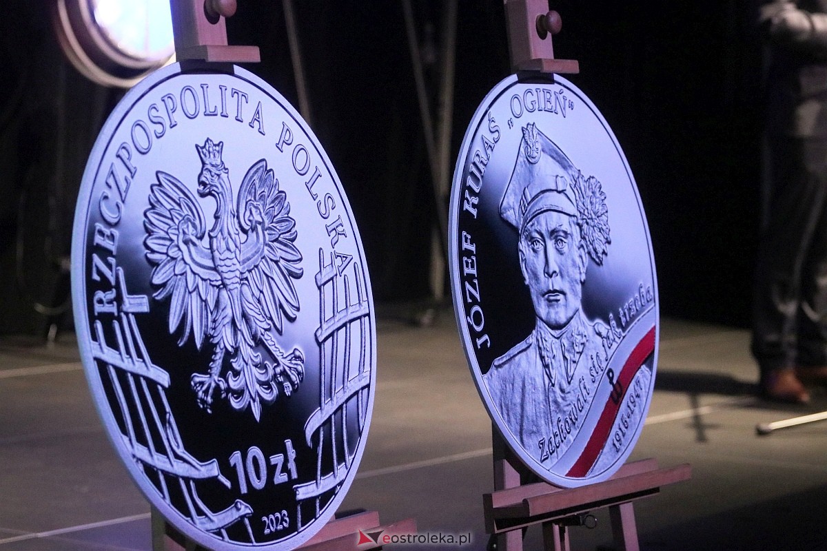 Wystawa czasowa monet kolekcjonerskich NBP w Ostrołęce [23.03.2023] - zdjęcie #2 - eOstroleka.pl