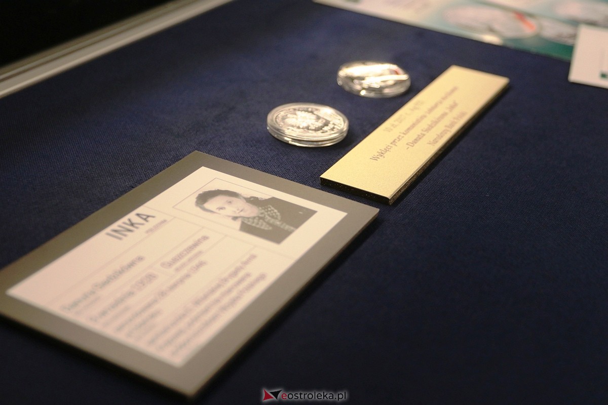 Wystawa czasowa monet kolekcjonerskich NBP w Ostrołęce [23.03.2023] - zdjęcie #13 - eOstroleka.pl