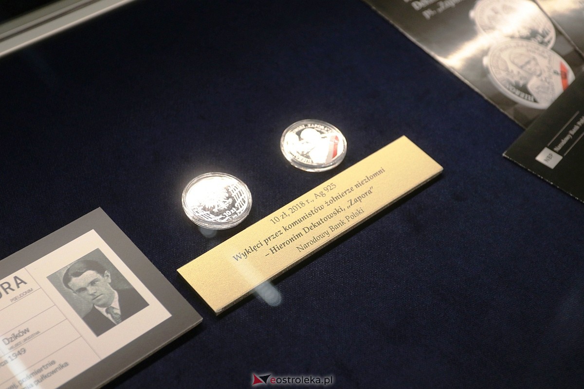 Wystawa czasowa monet kolekcjonerskich NBP w Ostrołęce [23.03.2023] - zdjęcie #15 - eOstroleka.pl