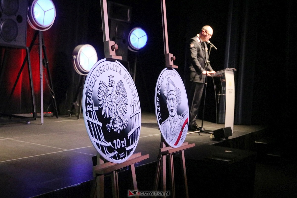 Wręczenie odznak „Krzyż Pamięci Niezłomnych Żołnierzy Wyklętych 1944-1963” [23.03.2023] - zdjęcie #9 - eOstroleka.pl