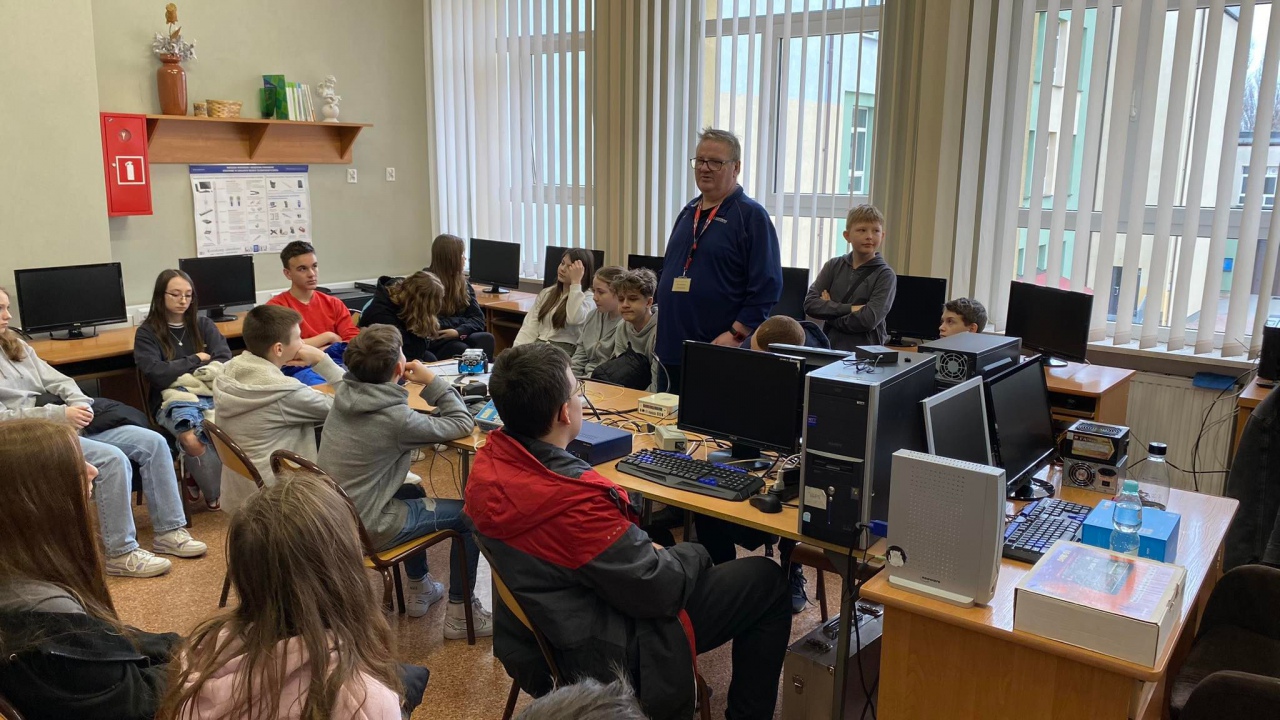 Dni Zawodowca w ZSZ nr 1 [24.03.2023] - zdjęcie #8 - eOstroleka.pl