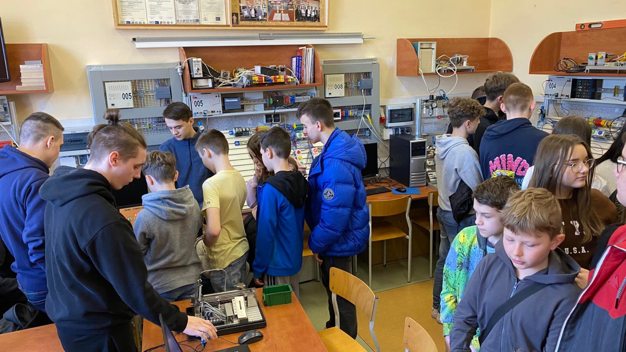 Dni Zawodowca w ZSZ nr 1 [24.03.2023] - zdjęcie #7 - eOstroleka.pl