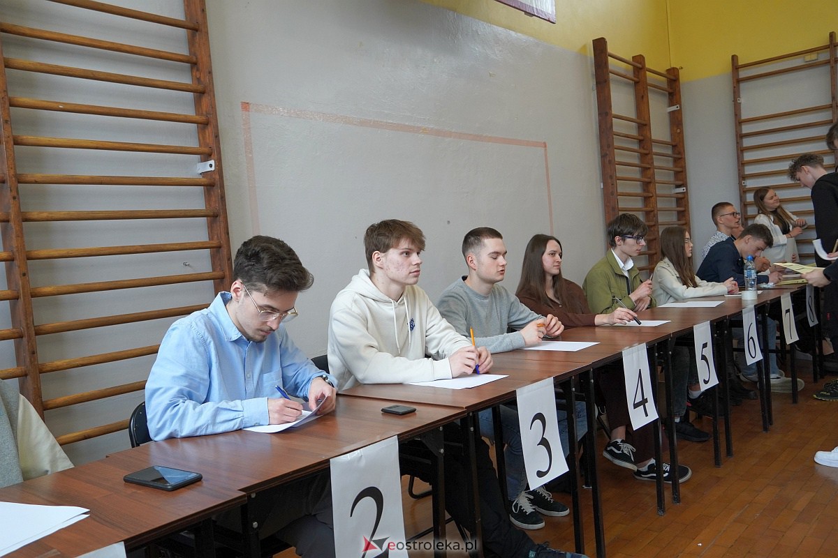 Finał Turnieju Matematycznego dla szkół podstawowych POCISK [24.03.2023] - zdjęcie #48 - eOstroleka.pl