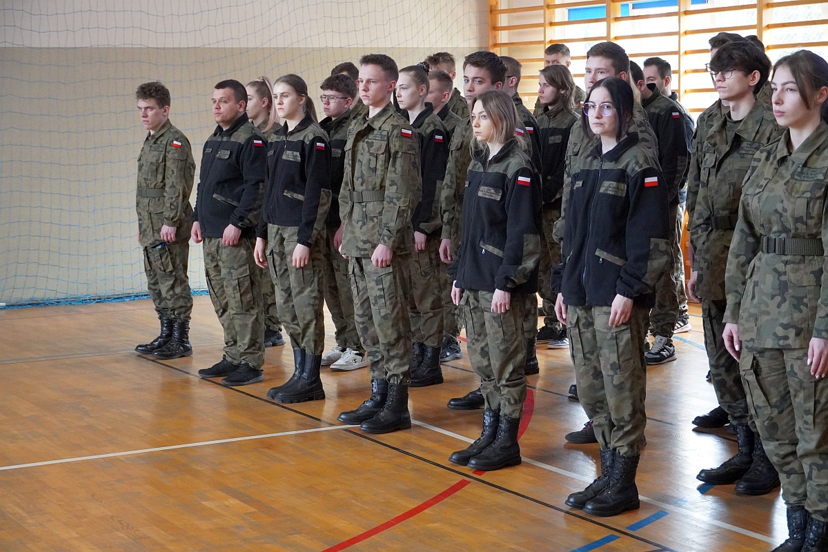 Przekazanie sprzętu wojskowego i sportowego ZSP Myszyniec [27.03.2023] - zdjęcie #18 - eOstroleka.pl