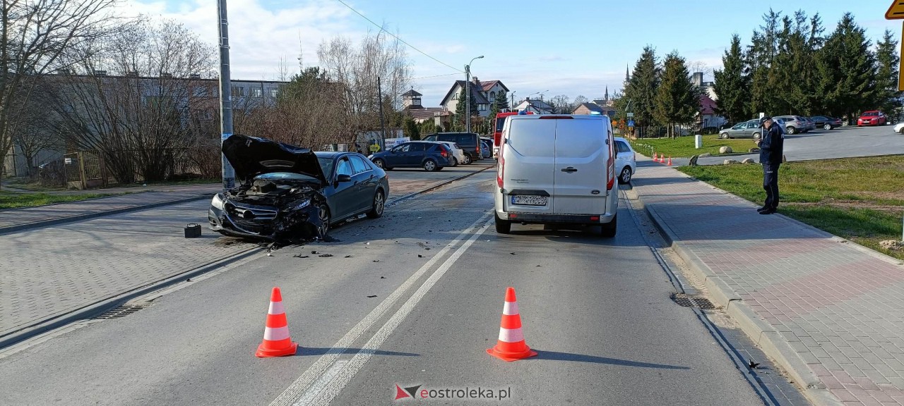 Wypadek w Goworówku [28.03.2023] - zdjęcie #4 - eOstroleka.pl