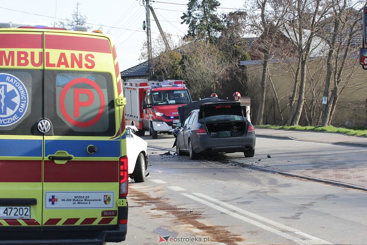 Wypadek w Goworówku [28.03.2023] - zdjęcie #9 - eOstroleka.pl