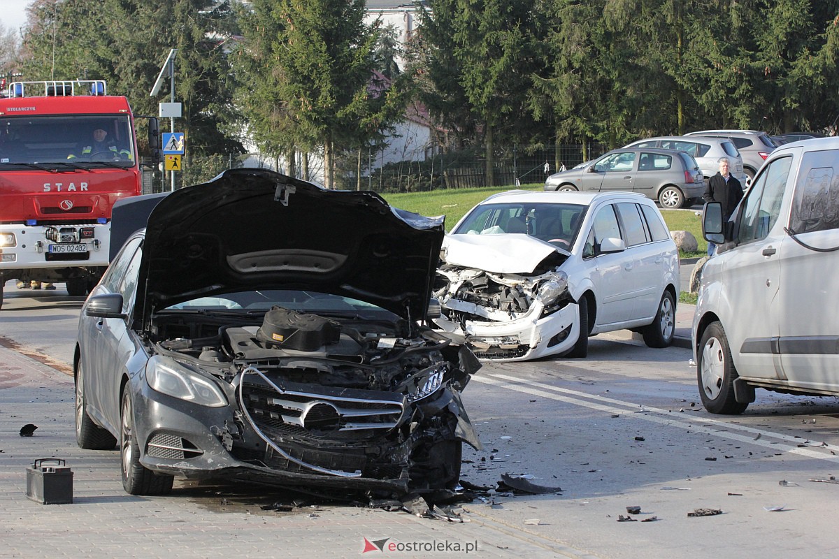 Wypadek w Goworówku [28.03.2023] - zdjęcie #17 - eOstroleka.pl