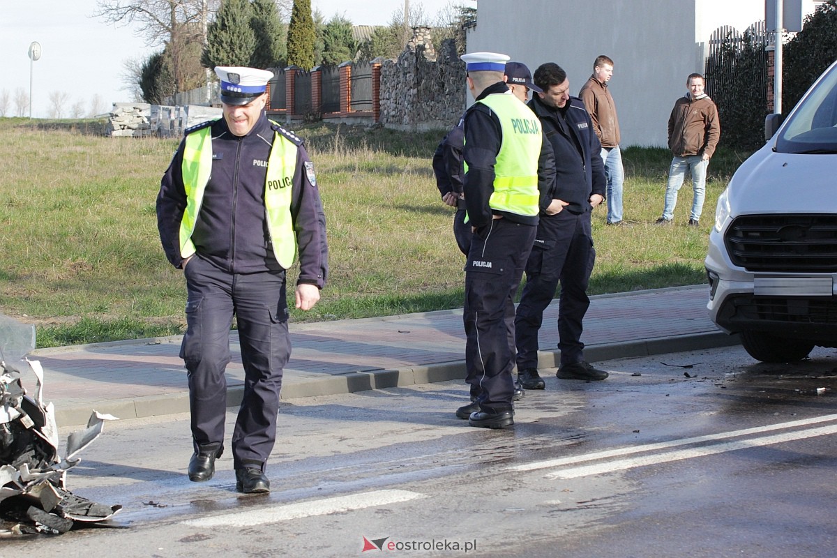 Wypadek w Goworówku [28.03.2023] - zdjęcie #20 - eOstroleka.pl