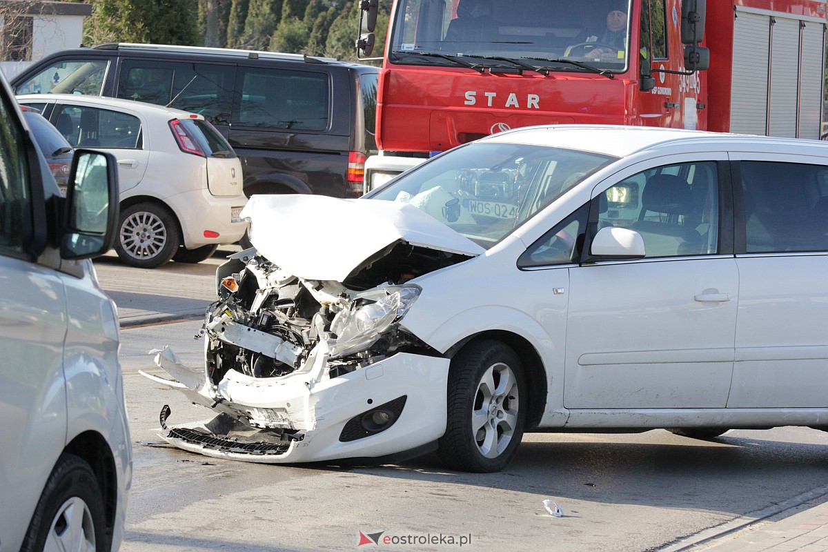 Wypadek w Goworówku [28.03.2023] - zdjęcie #27 - eOstroleka.pl