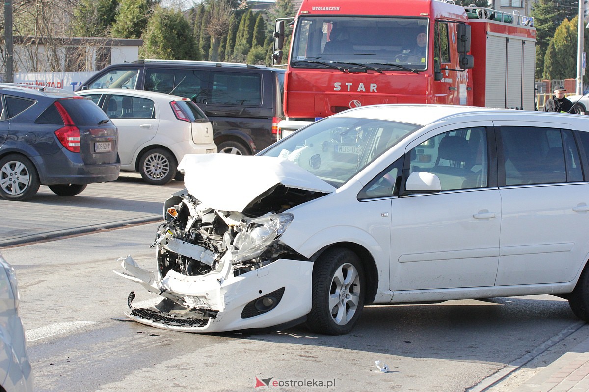 Wypadek w Goworówku [28.03.2023] - zdjęcie #31 - eOstroleka.pl