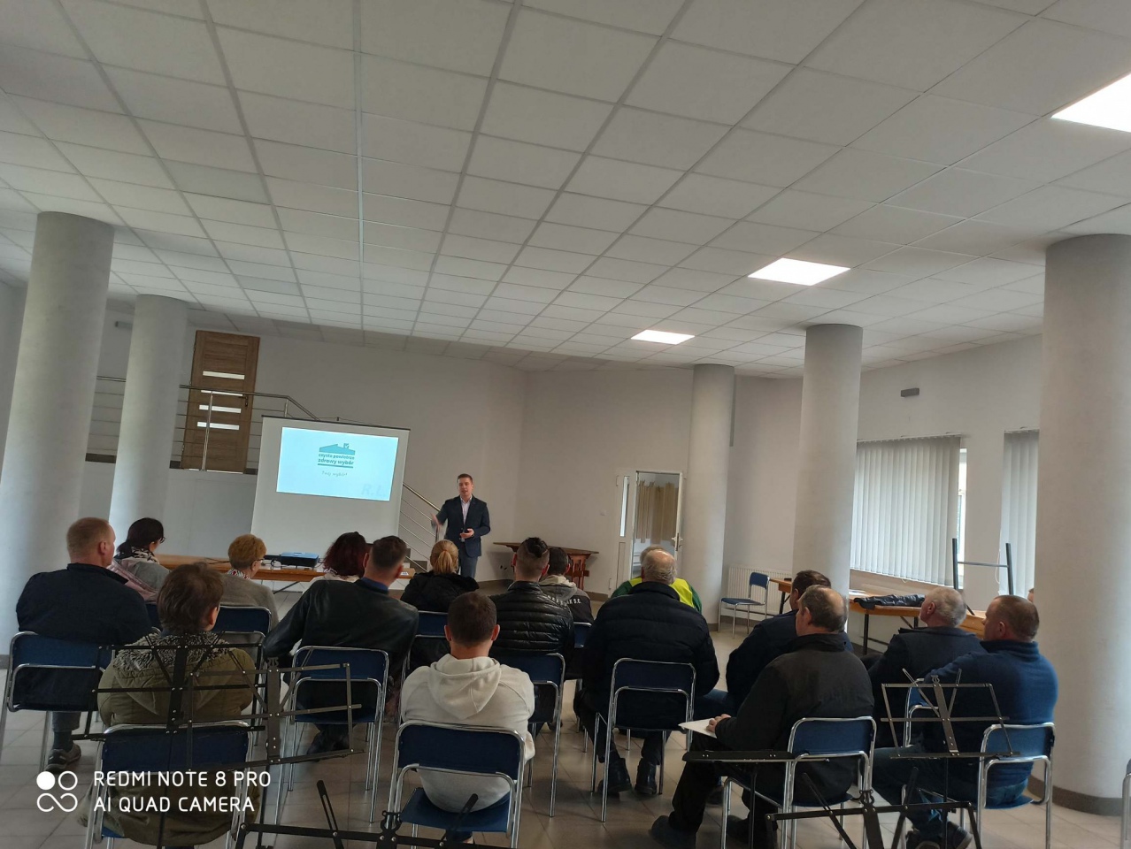 Spotkanie informacyjno-szkoleniowe w Czarni - Program Czyste Powietrze - zdjęcie #1 - eOstroleka.pl