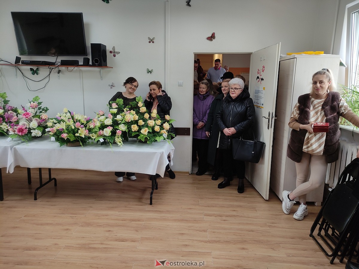 Wielkanocny kiermasz WTZ Motylki [30.03.2023] - zdjęcie #14 - eOstroleka.pl