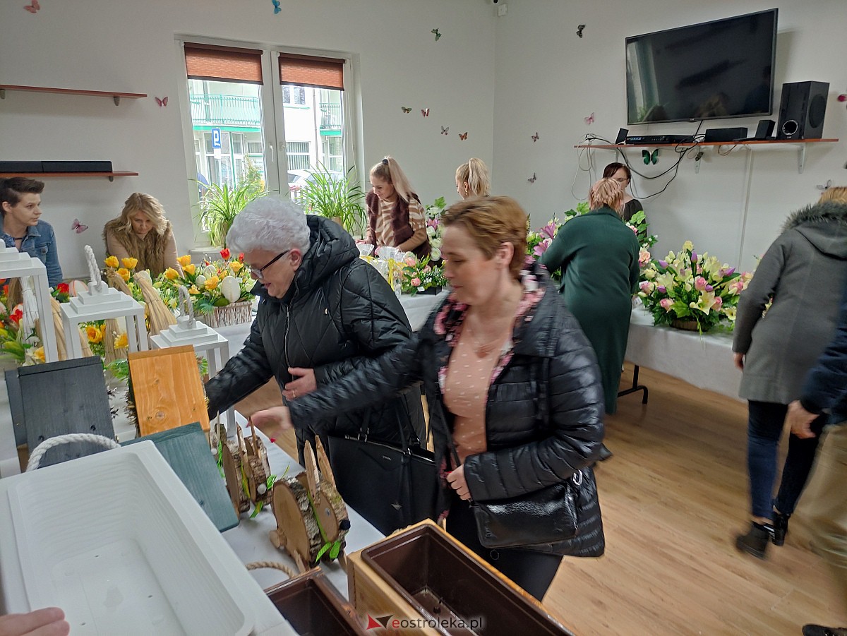 Wielkanocny kiermasz WTZ Motylki [30.03.2023] - zdjęcie #11 - eOstroleka.pl