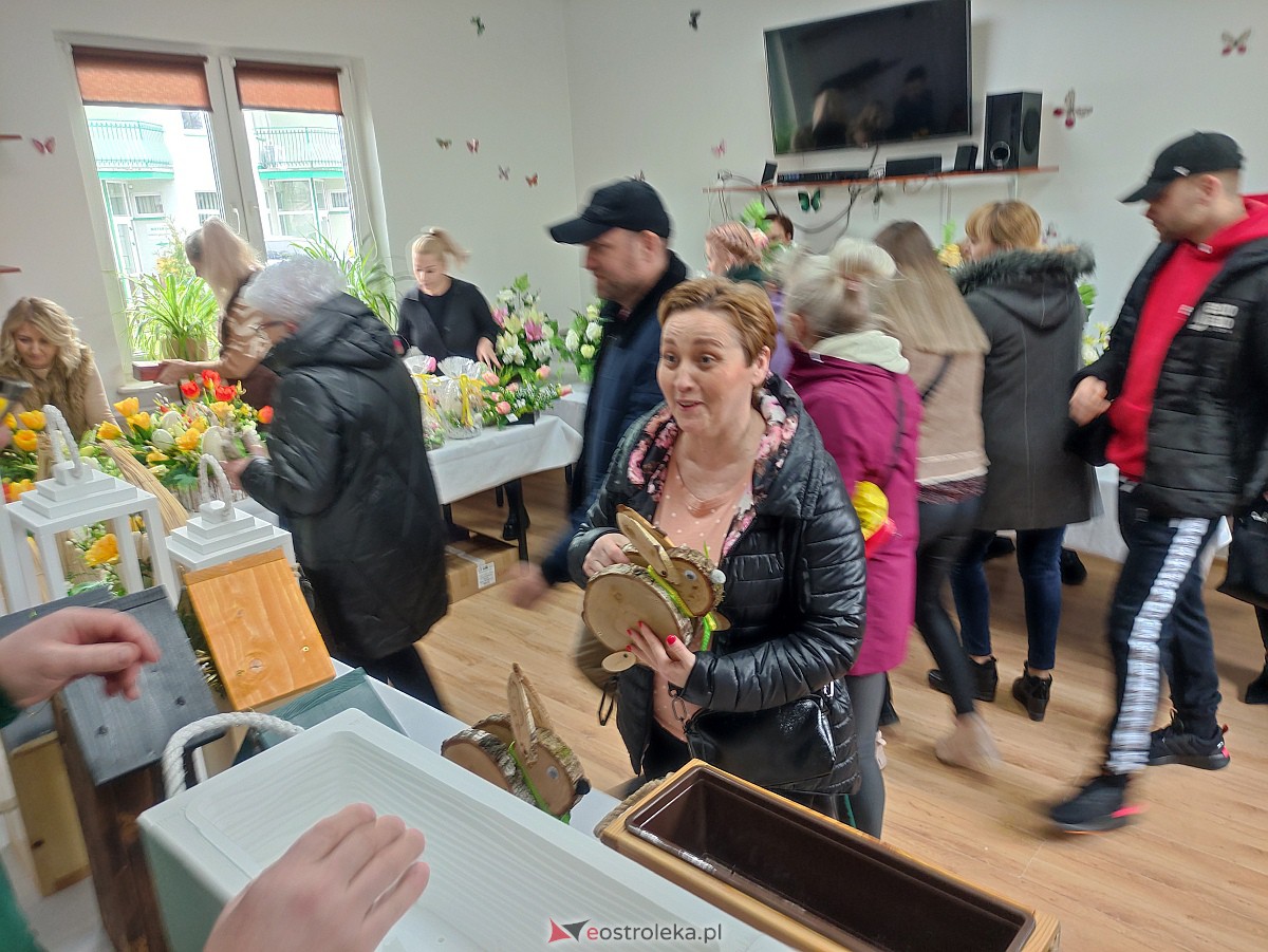 Wielkanocny kiermasz WTZ Motylki [30.03.2023] - zdjęcie #10 - eOstroleka.pl