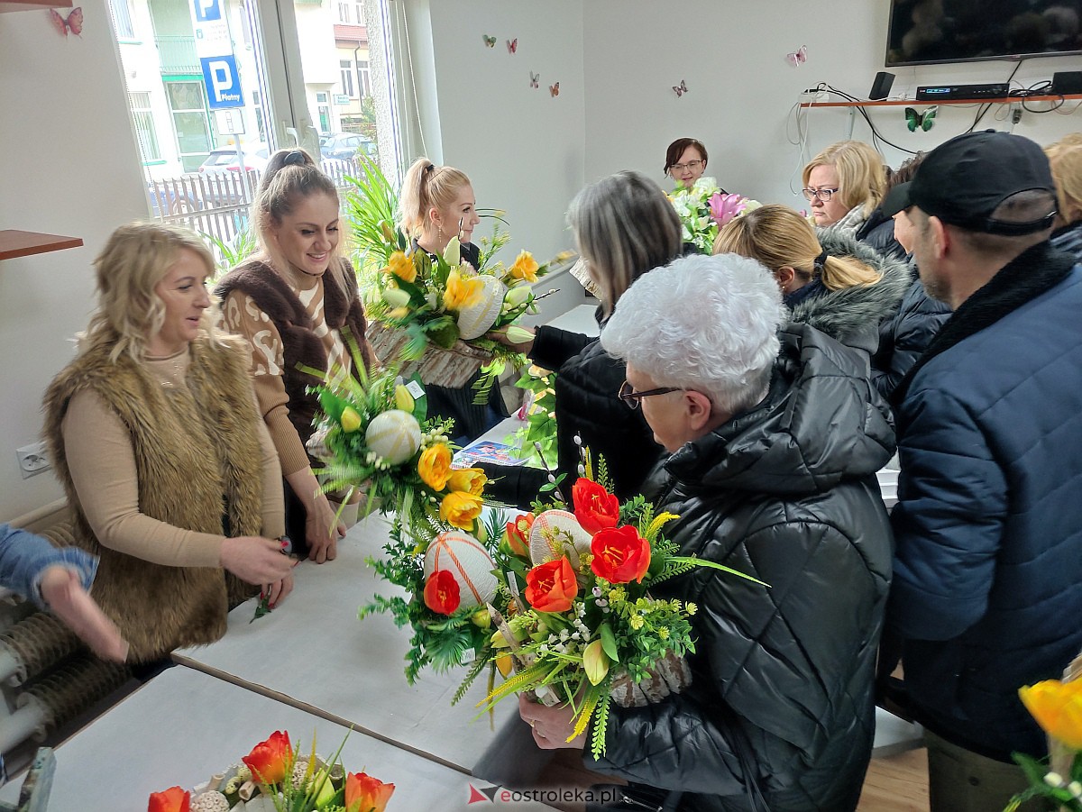 Wielkanocny kiermasz WTZ Motylki [30.03.2023] - zdjęcie #5 - eOstroleka.pl