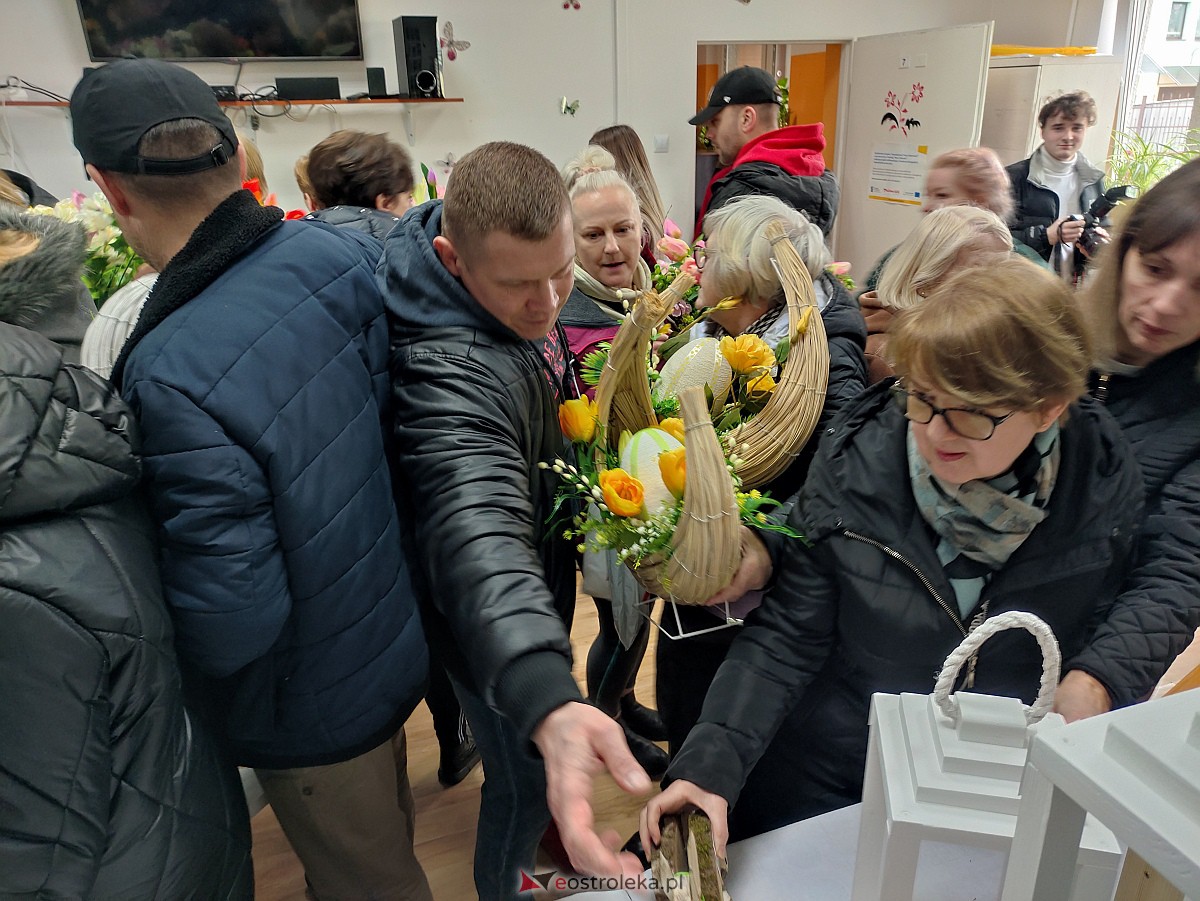 Wielkanocny kiermasz WTZ Motylki [30.03.2023] - zdjęcie #4 - eOstroleka.pl