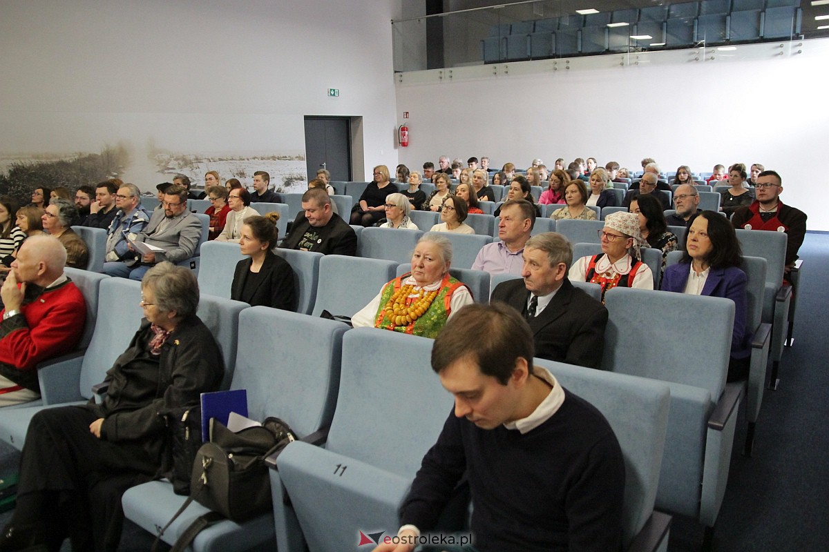 Konferencja Mały Książe w świecie dialektyków i języków dużych i małych” [31.03.2023] - zdjęcie #4 - eOstroleka.pl
