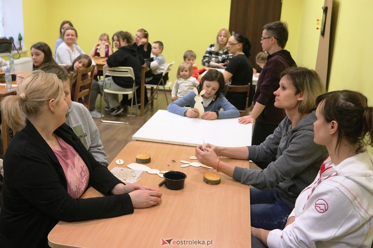 Warsztaty wielkanocne w Kultowni OCK [31.03.2023] - zdjęcie #16 - eOstroleka.pl