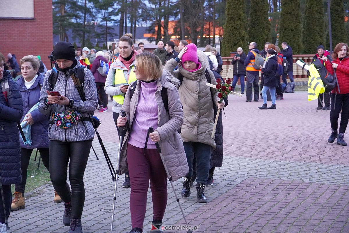Ekstremalna Droga Krzyżowa [31.03.2023] - zdjęcie #70 - eOstroleka.pl