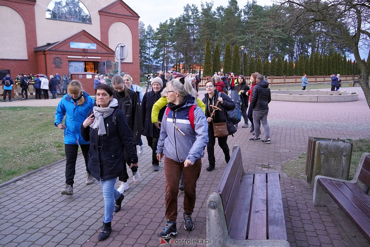 Ekstremalna Droga Krzyżowa [31.03.2023] - zdjęcie #65 - eOstroleka.pl