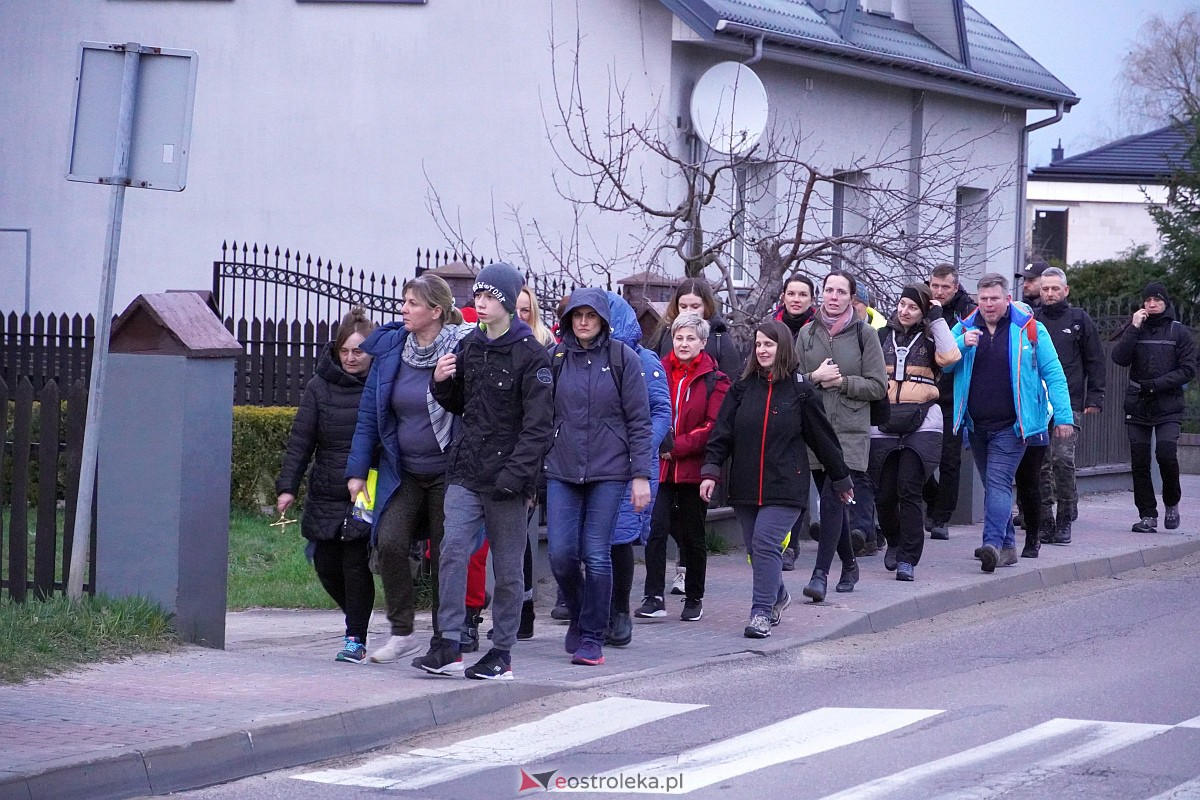 Ekstremalna Droga Krzyżowa [31.03.2023] - zdjęcie #35 - eOstroleka.pl