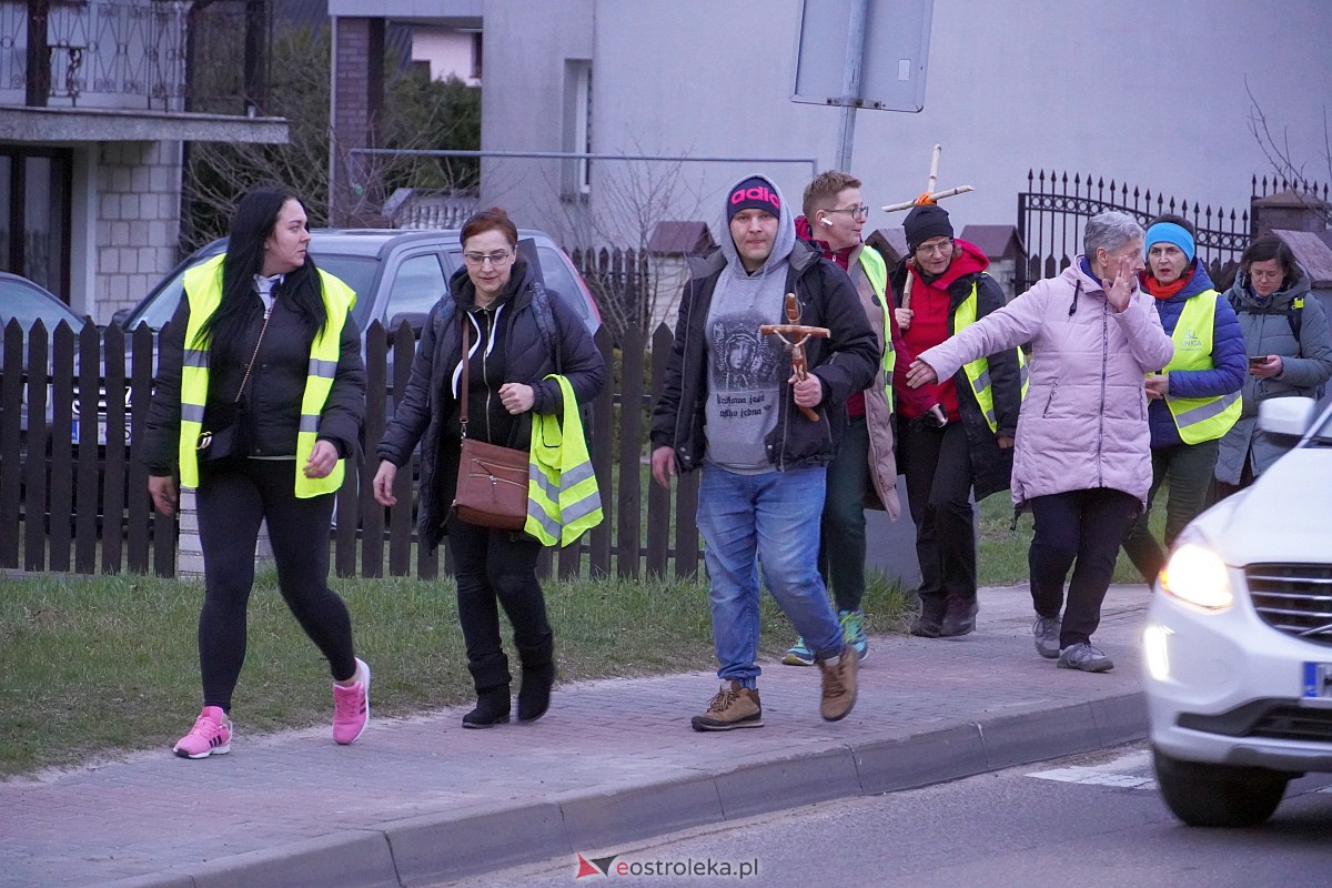 Ekstremalna Droga Krzyżowa [31.03.2023] - zdjęcie #28 - eOstroleka.pl