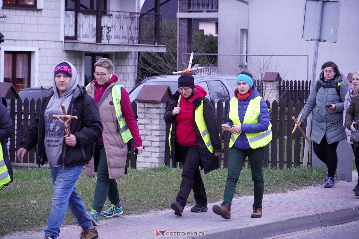Ekstremalna Droga Krzyżowa [31.03.2023] - zdjęcie #27 - eOstroleka.pl