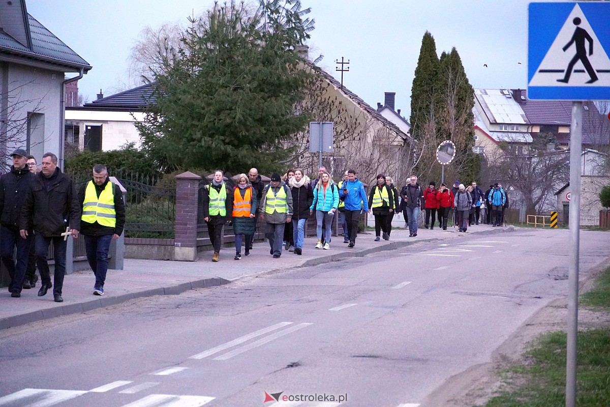 Ekstremalna Droga Krzyżowa [31.03.2023] - zdjęcie #26 - eOstroleka.pl