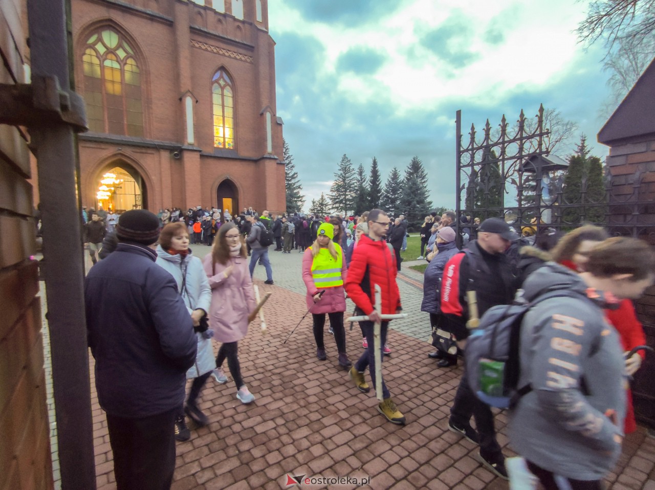 Ekstremalna Droga Krzyżowa [31.03.2023] - zdjęcie #8 - eOstroleka.pl