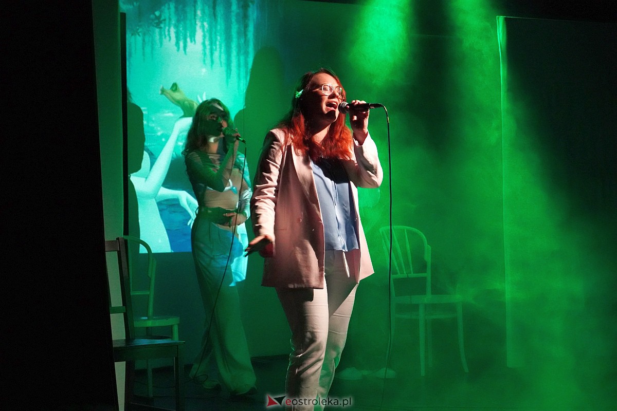 Koncert maturzystek PÓŁ KROKU STĄD... [31.03.2023] - zdjęcie #13 - eOstroleka.pl