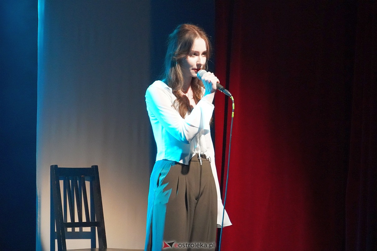 Koncert maturzystek PÓŁ KROKU STĄD... [31.03.2023] - zdjęcie #12 - eOstroleka.pl