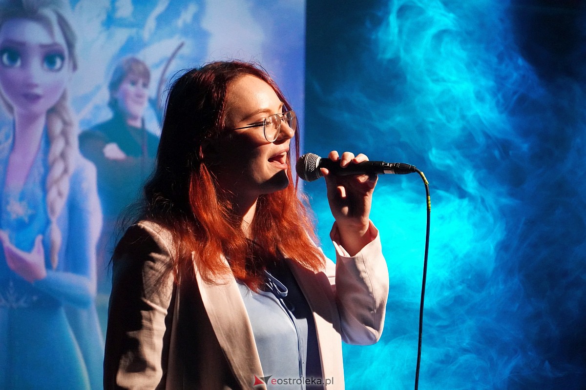 Koncert maturzystek PÓŁ KROKU STĄD... [31.03.2023] - zdjęcie #7 - eOstroleka.pl