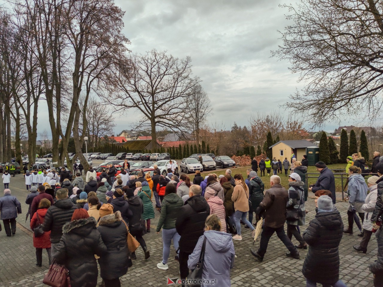 Droga krzyżowa ulicami Baranowa [31.03.2023] - zdjęcie #19 - eOstroleka.pl